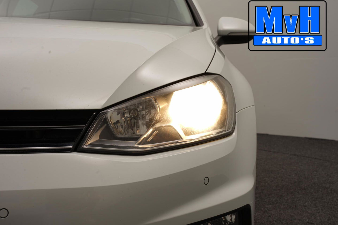 Volkswagen Golf 1.2 TSI Business Edition R-Line|CAMERA|TREKH