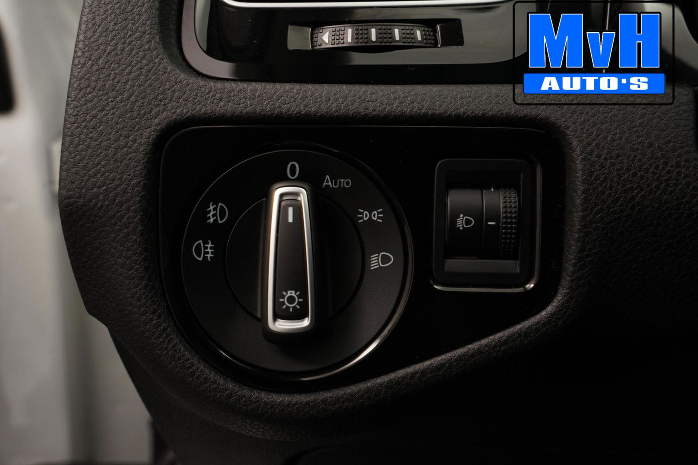 Volkswagen Golf 1.2 TSI Business Edition R-Line|CAMERA|TREKH