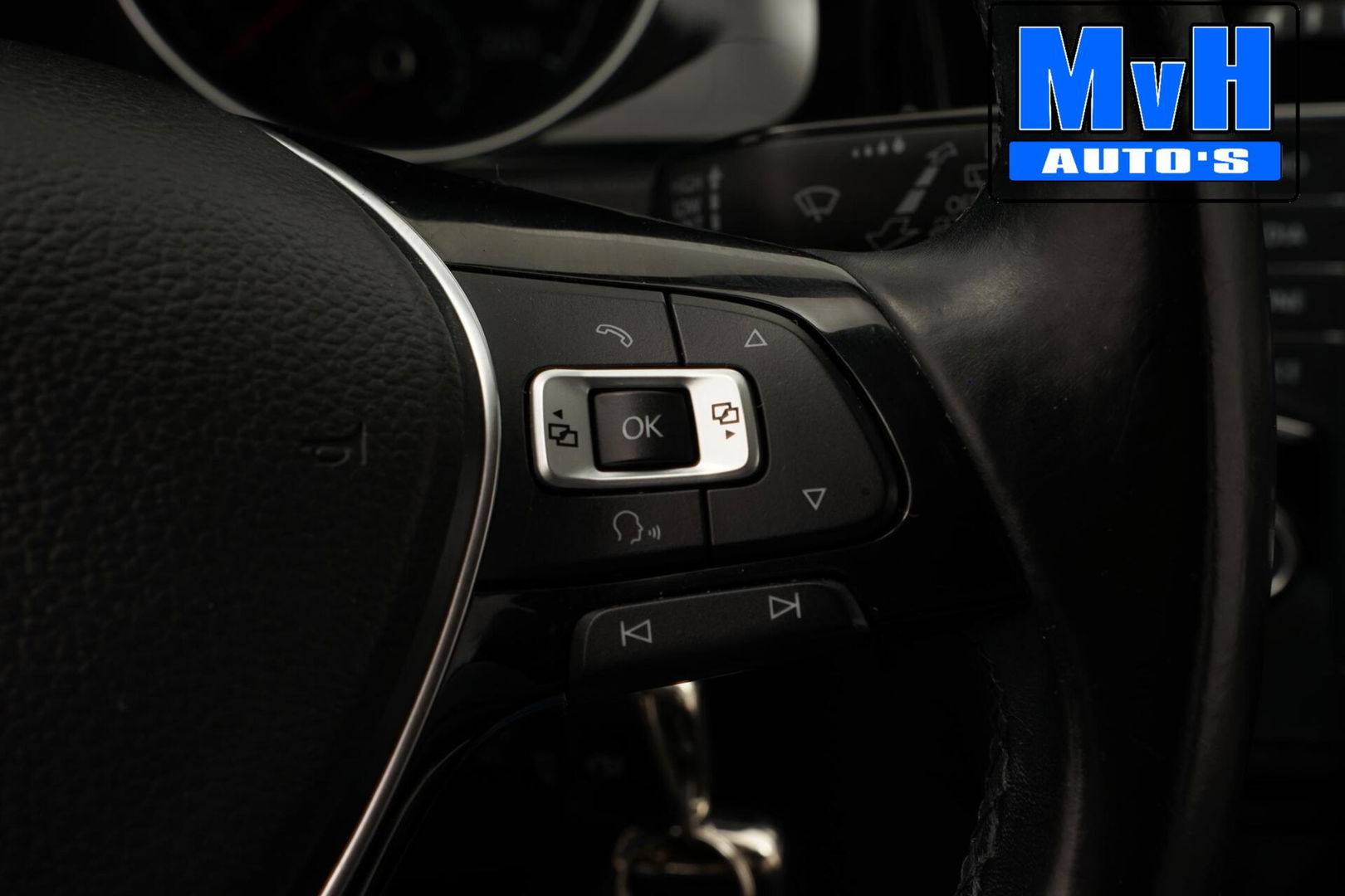 Volkswagen Golf 1.2 TSI Business Edition R-Line|CAMERA|TREKH