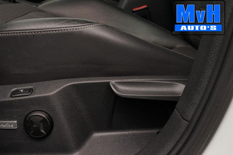 Volkswagen Golf 1.2 TSI Business Edition R-Line|CAMERA|TREKH