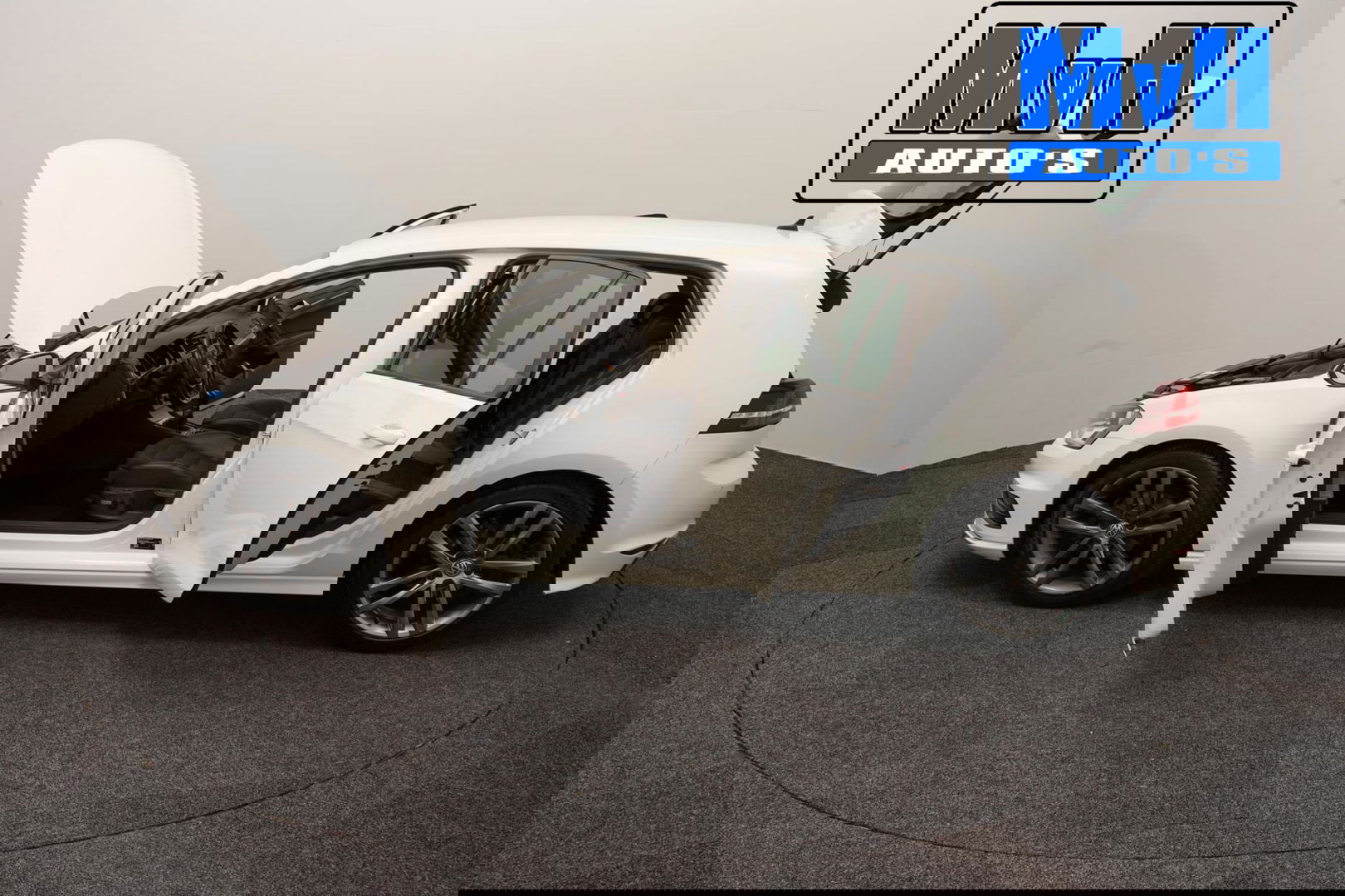 Volkswagen Golf 1.2 TSI Business Edition R-Line|CAMERA|TREKH