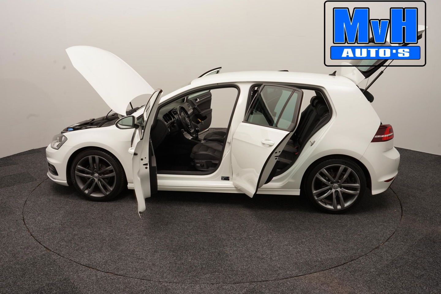 Volkswagen Golf 1.2 TSI Business Edition R-Line|CAMERA|TREKH