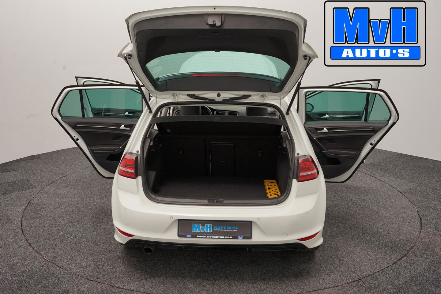 Volkswagen Golf 1.2 TSI Business Edition R-Line|CAMERA|TREKH