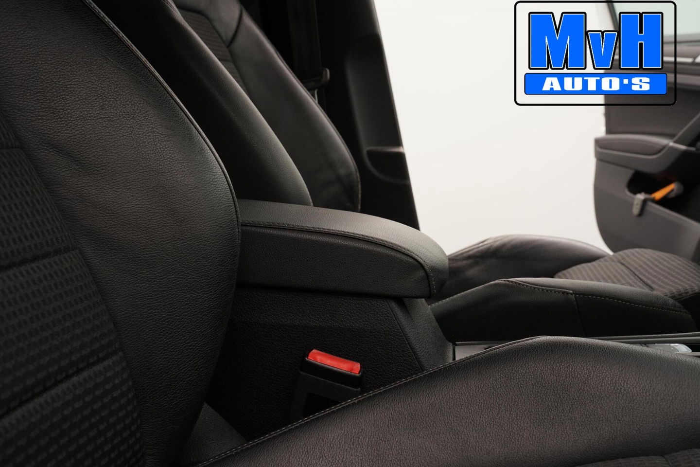 Volkswagen Golf 1.2 TSI Business Edition R-Line|CAMERA|TREKH