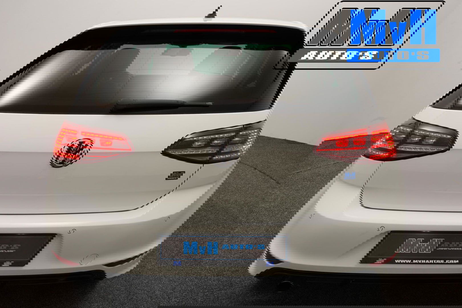 Volkswagen Golf 1.2 TSI Business Edition R-Line|CAMERA|TREKH