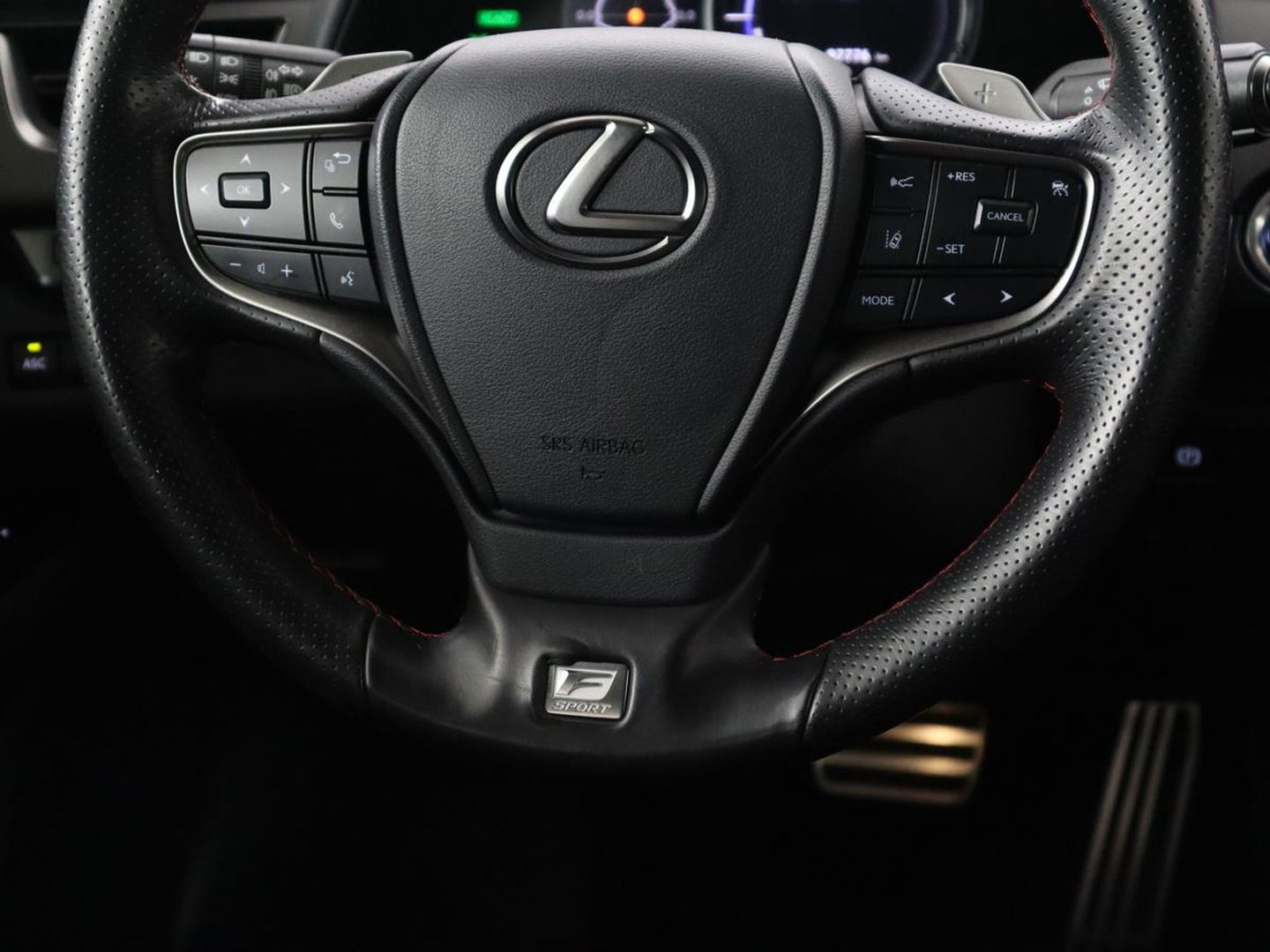 Lexus UX 250h F Sport Line | Schuifdak | Stoelverwarming | Alcantara | Adaptive cruise | Keyless | Full LED | Elektrische stoelen | Climate control | Bluetooth | Sportstoelen