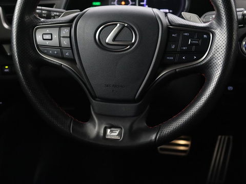 Lexus UX 250h F Sport Line | Schuifdak | Stoelverwarming | Alcantara | Adaptive cruise | Keyless | Full LED | Elektrische stoelen | Climate control | Bluetooth | Sportstoelen