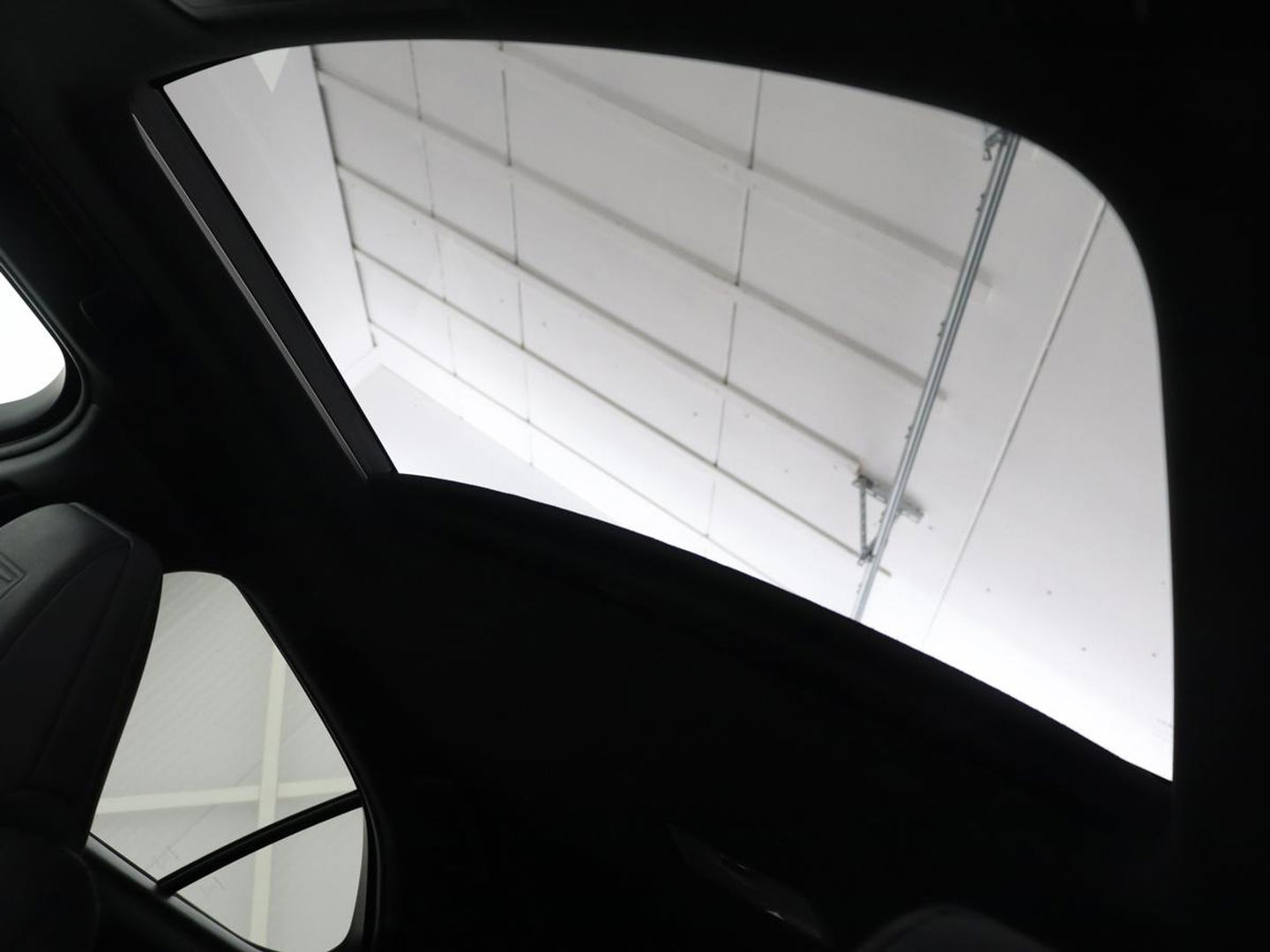 Lexus UX 250h F Sport Line | Schuifdak | Stoelverwarming | Alcantara | Adaptive cruise | Keyless | Full LED | Elektrische stoelen | Climate control | Bluetooth | Sportstoelen