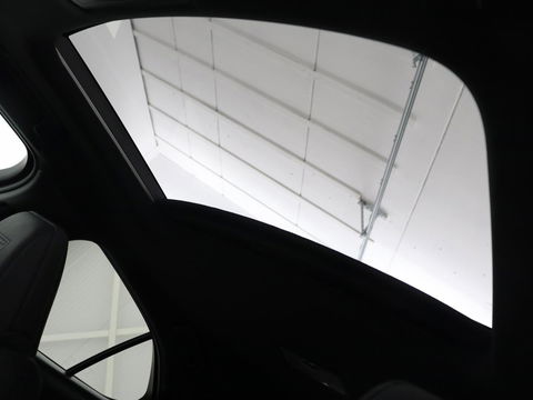 Lexus UX 250h F Sport Line | Schuifdak | Stoelverwarming | Alcantara | Adaptive cruise | Keyless | Full LED | Elektrische stoelen | Climate control | Bluetooth | Sportstoelen