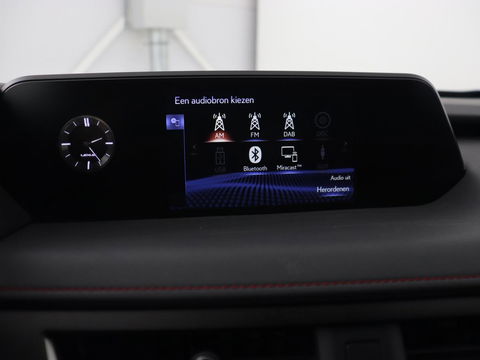 Lexus UX 250h F Sport Line | Schuifdak | Stoelverwarming | Alcantara | Adaptive cruise | Keyless | Full LED | Elektrische stoelen | Climate control | Bluetooth | Sportstoelen