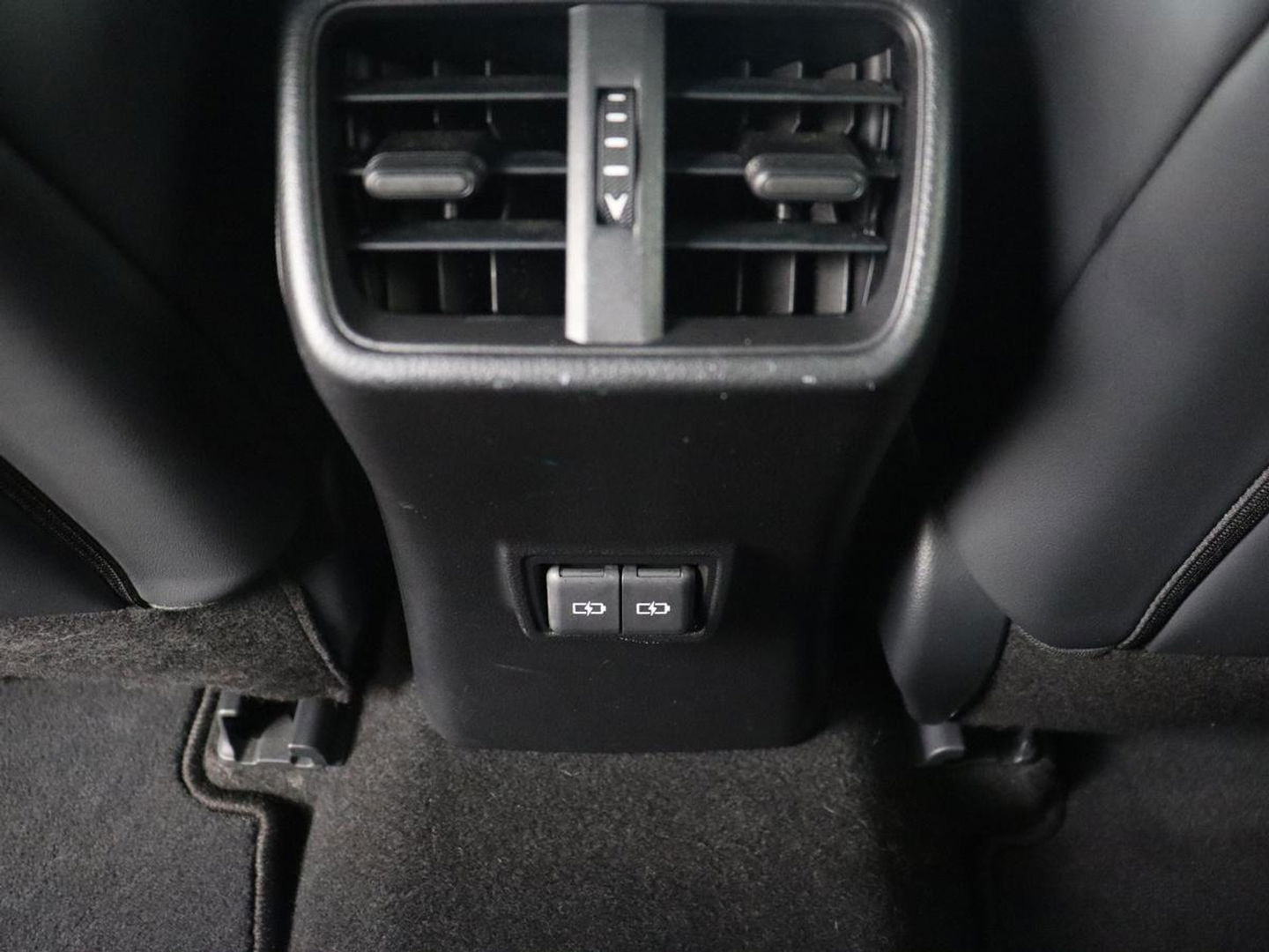 Lexus UX 250h F Sport Line | Schuifdak | Stoelverwarming | Alcantara | Adaptive cruise | Keyless | Full LED | Elektrische stoelen | Climate control | Bluetooth | Sportstoelen