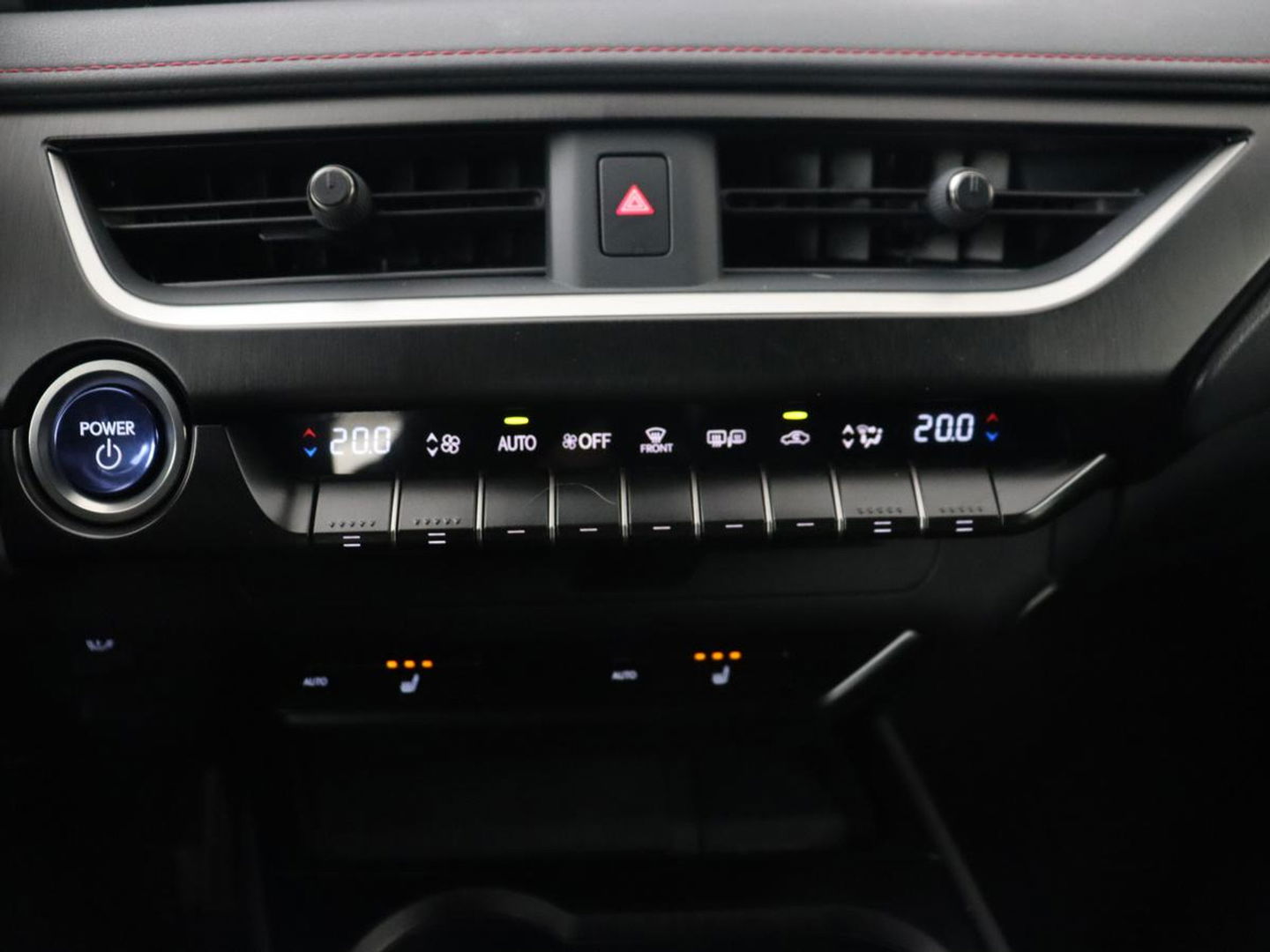 Lexus UX 250h F Sport Line | Schuifdak | Stoelverwarming | Alcantara | Adaptive cruise | Keyless | Full LED | Elektrische stoelen | Climate control | Bluetooth | Sportstoelen