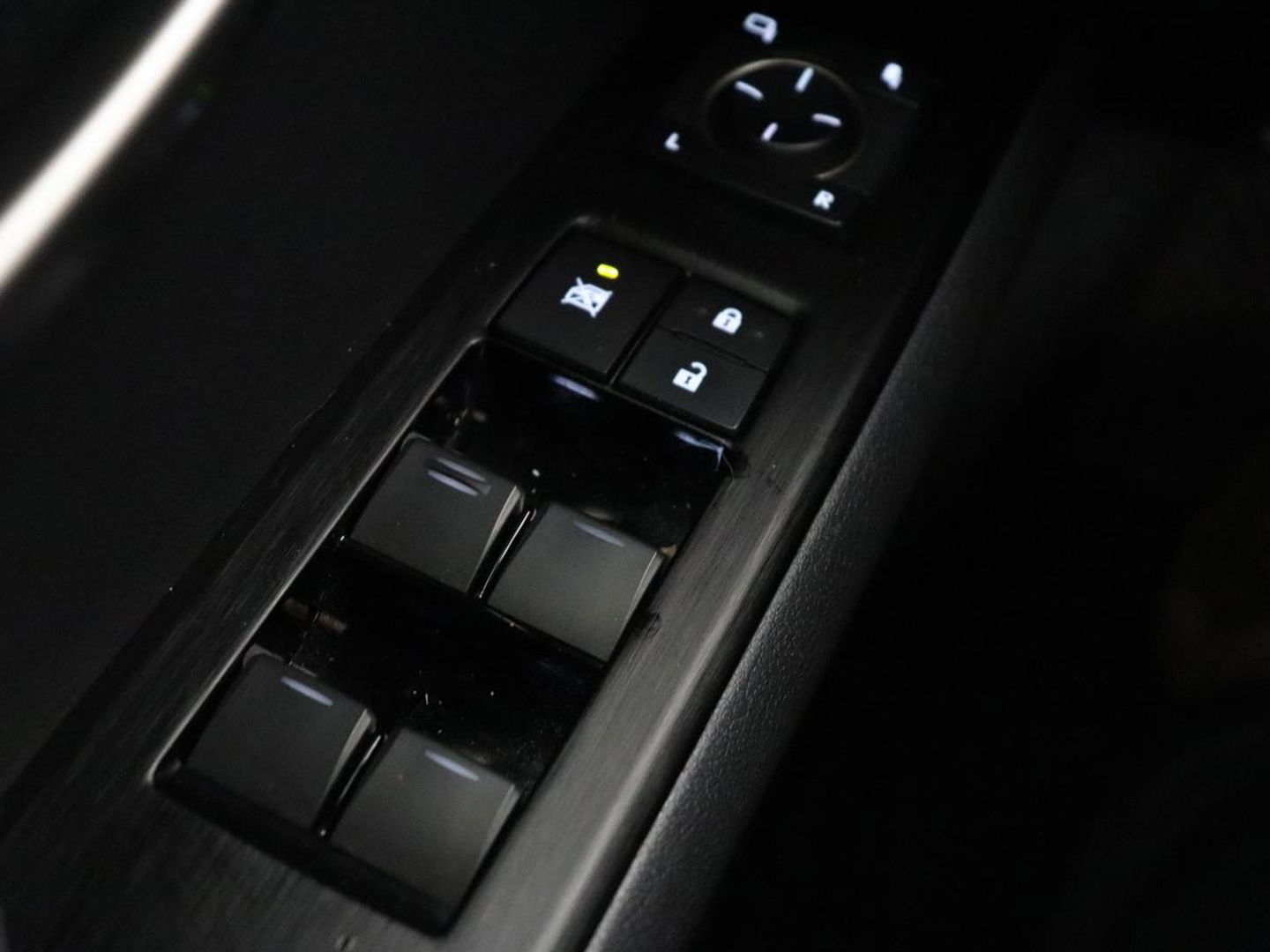 Lexus UX 250h F Sport Line | Schuifdak | Stoelverwarming | Alcantara | Adaptive cruise | Keyless | Full LED | Elektrische stoelen | Climate control | Bluetooth | Sportstoelen