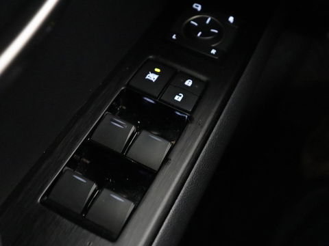 Lexus UX 250h F Sport Line | Schuifdak | Stoelverwarming | Alcantara | Adaptive cruise | Keyless | Full LED | Elektrische stoelen | Climate control | Bluetooth | Sportstoelen
