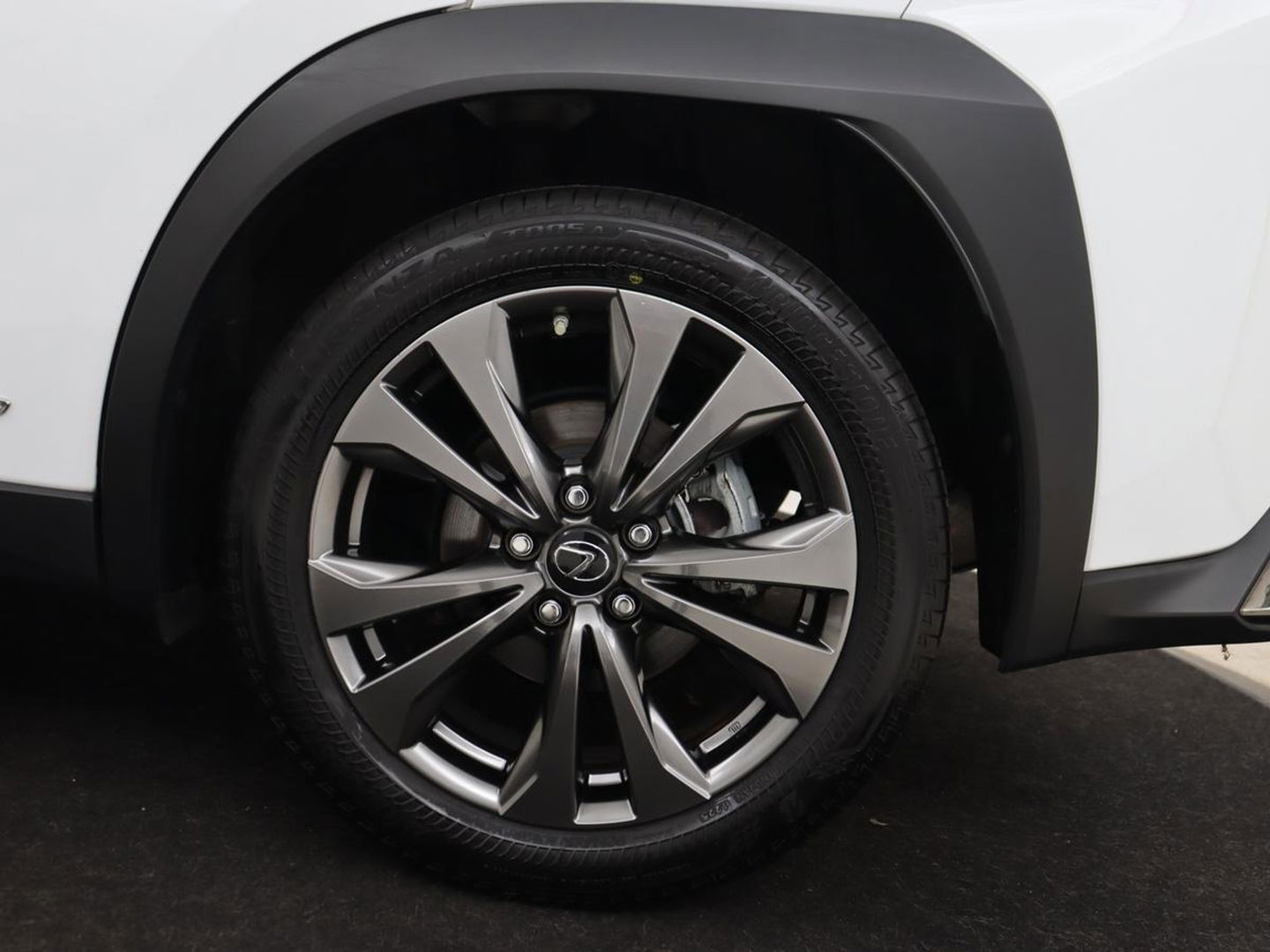 Lexus UX 250h F Sport Line | Schuifdak | Stoelverwarming | Alcantara | Adaptive cruise | Keyless | Full LED | Elektrische stoelen | Climate control | Bluetooth | Sportstoelen