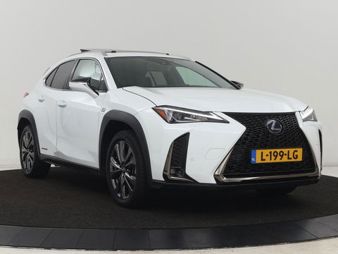 Lexus UX 250h F Sport Line | Schuifdak | Stoelverwarming | Alcantara | Adaptive cruise | Keyless | Full LED | Elektrische stoelen | Climate control | Bluetooth | Sportstoelen