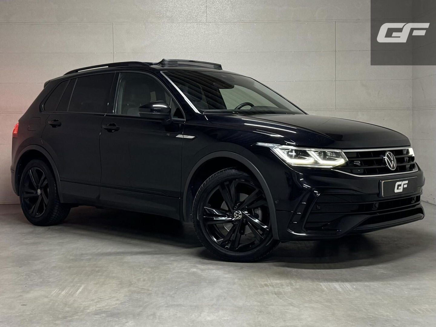 Volkswagen Tiguan 1.5 TSI R-Line Black Style Pano H/K NAP