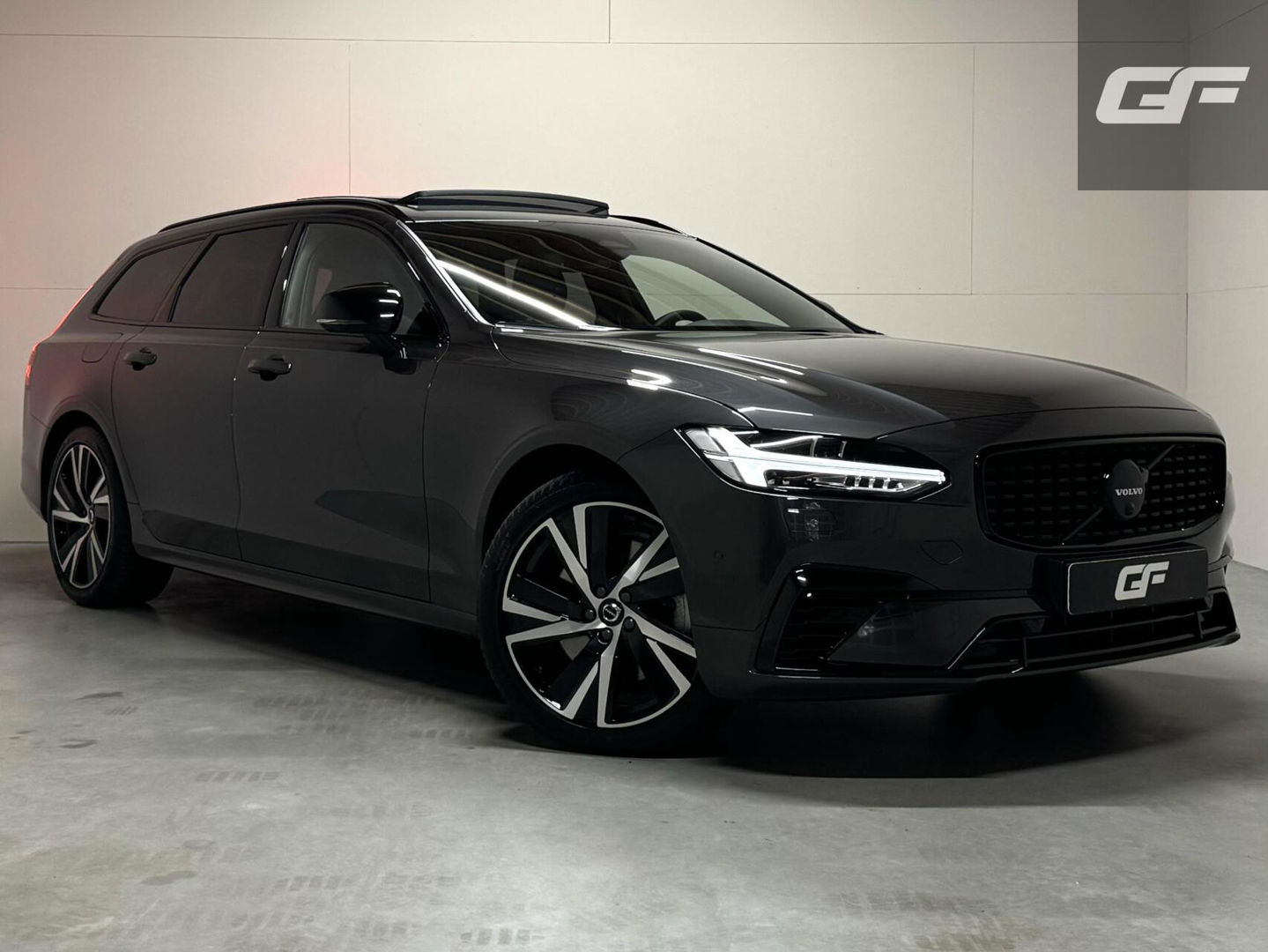 Volvo V90 2.0 T6 Plug-in hybrid AWD Ultra Dark Pano H/K 360 ACC Trekh.