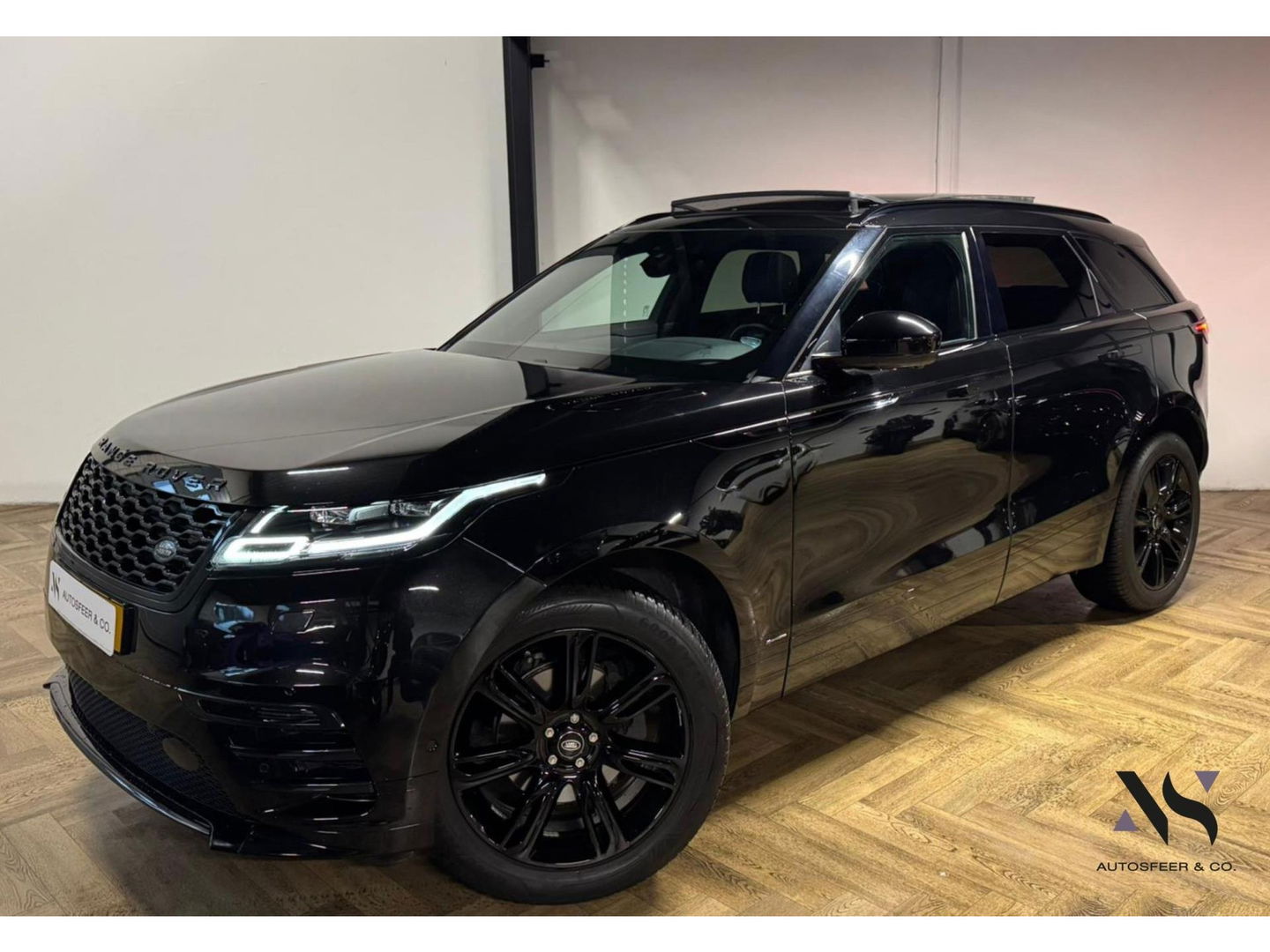 Land Rover Range Rover Velar 2.0 P250 Turbo AWD R-Dynamic HSE PANO KEYLESS CAM