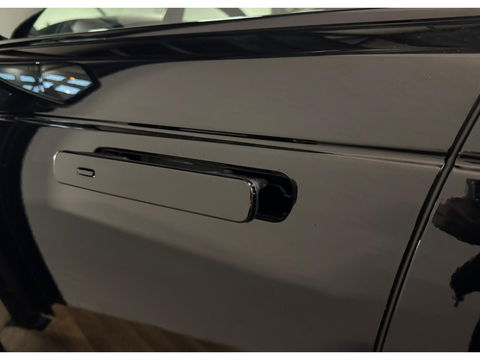 Land Rover Range Rover Velar 2.0 P250 Turbo AWD R-Dynamic HSE PANO KEYLESS CAM