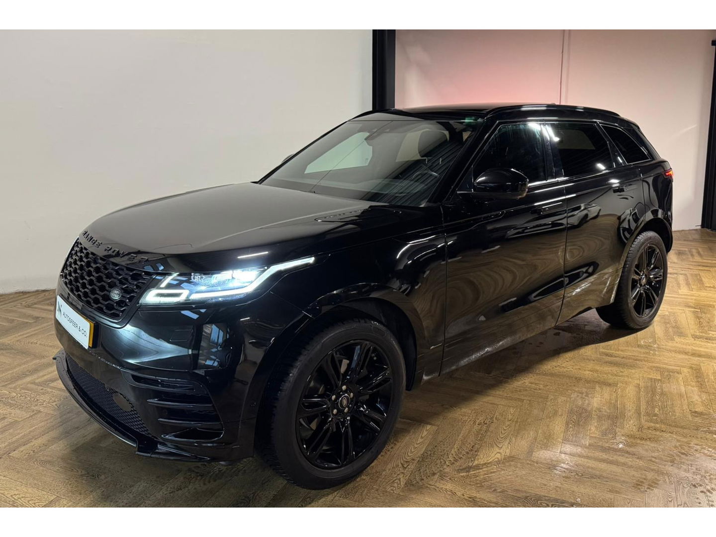 Land Rover Range Rover Velar 2.0 P250 Turbo AWD R-Dynamic HSE PANO KEYLESS CAM