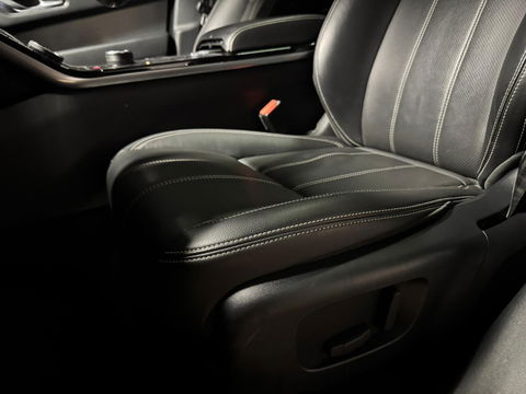 Land Rover Range Rover Velar 2.0 P250 Turbo AWD R-Dynamic HSE PANO KEYLESS CAM