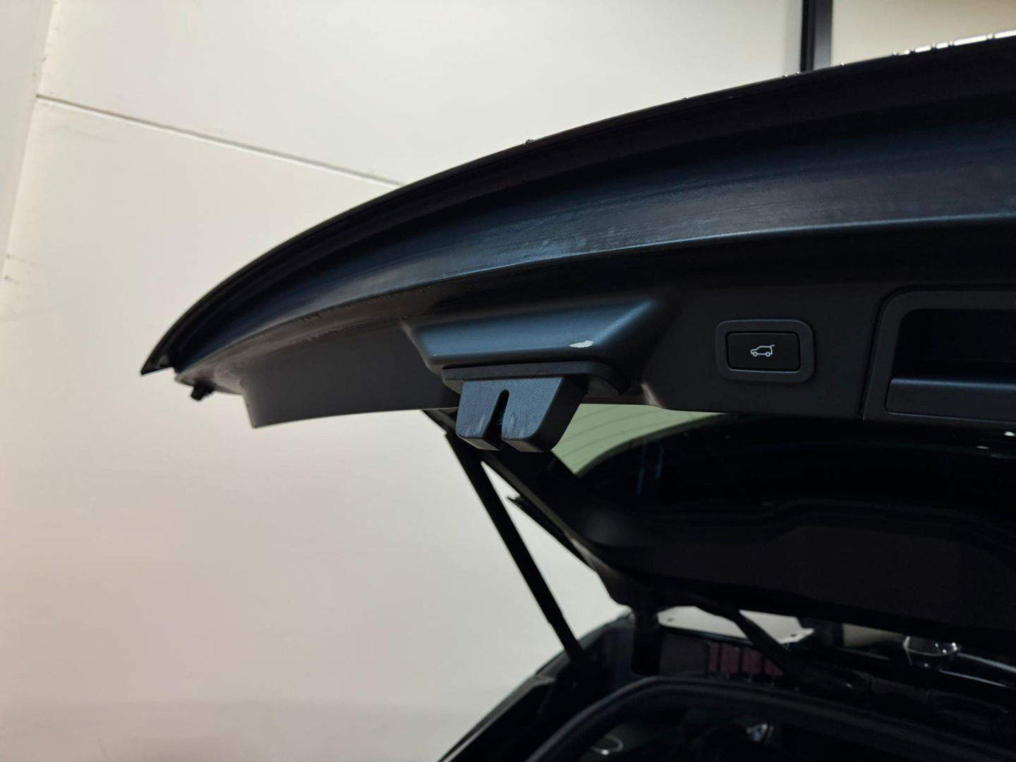 Land Rover Range Rover Velar 2.0 P250 Turbo AWD R-Dynamic HSE PANO KEYLESS CAM