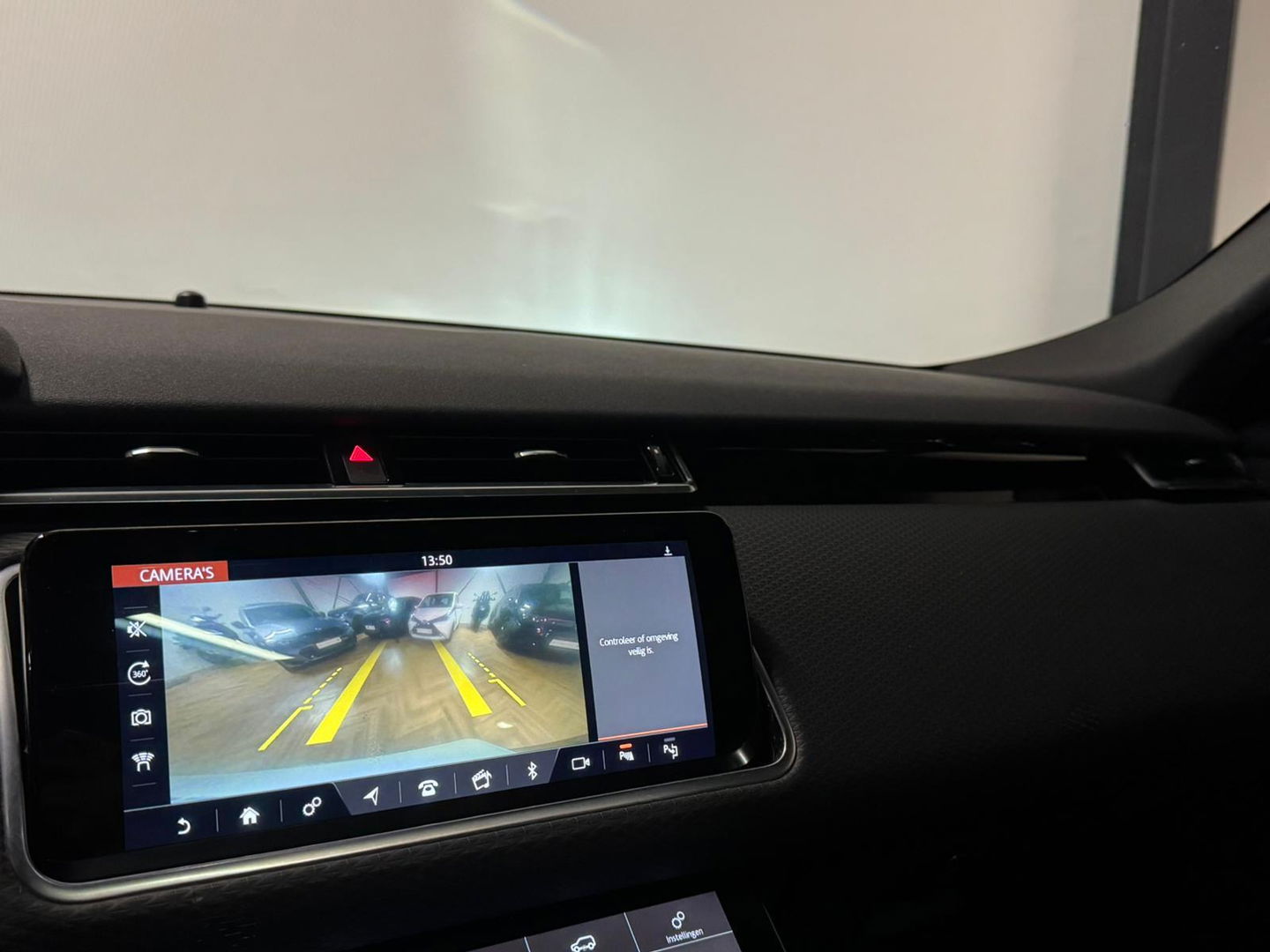 Land Rover Range Rover Velar 2.0 P250 Turbo AWD R-Dynamic HSE PANO KEYLESS CAM