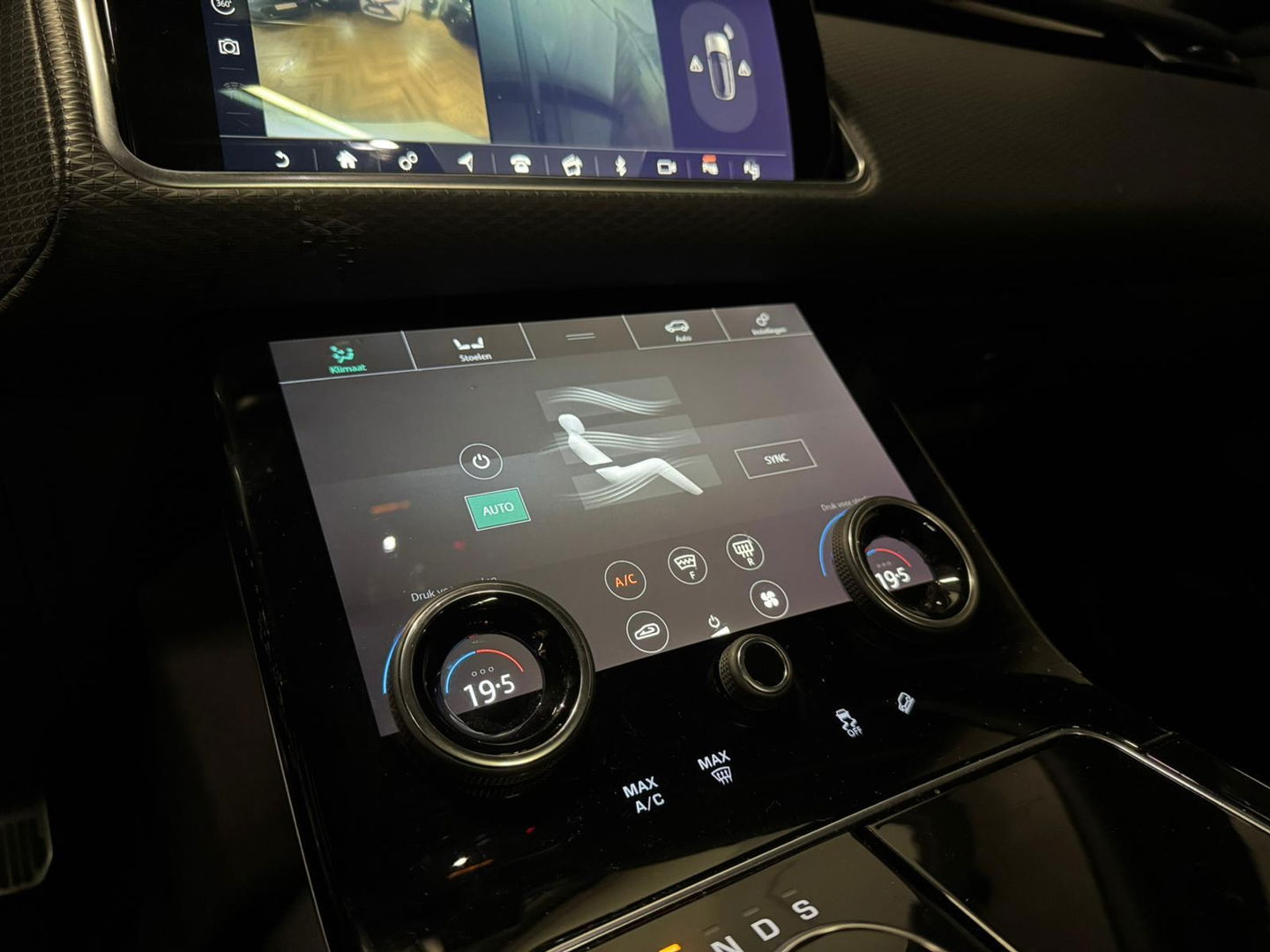 Land Rover Range Rover Velar 2.0 P250 Turbo AWD R-Dynamic HSE PANO KEYLESS CAM