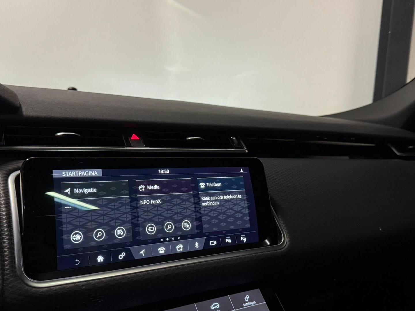 Land Rover Range Rover Velar 2.0 P250 Turbo AWD R-Dynamic HSE PANO KEYLESS CAM