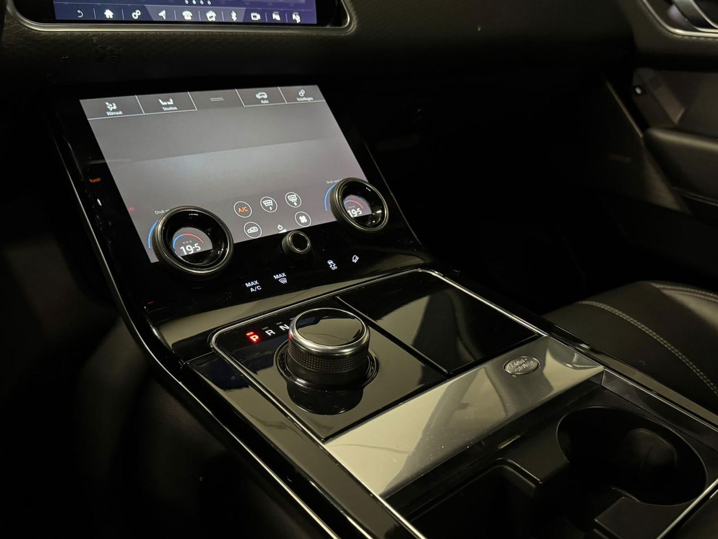 Land Rover Range Rover Velar 2.0 P250 Turbo AWD R-Dynamic HSE PANO KEYLESS CAM