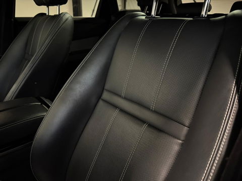 Land Rover Range Rover Velar 2.0 P250 Turbo AWD R-Dynamic HSE PANO KEYLESS CAM