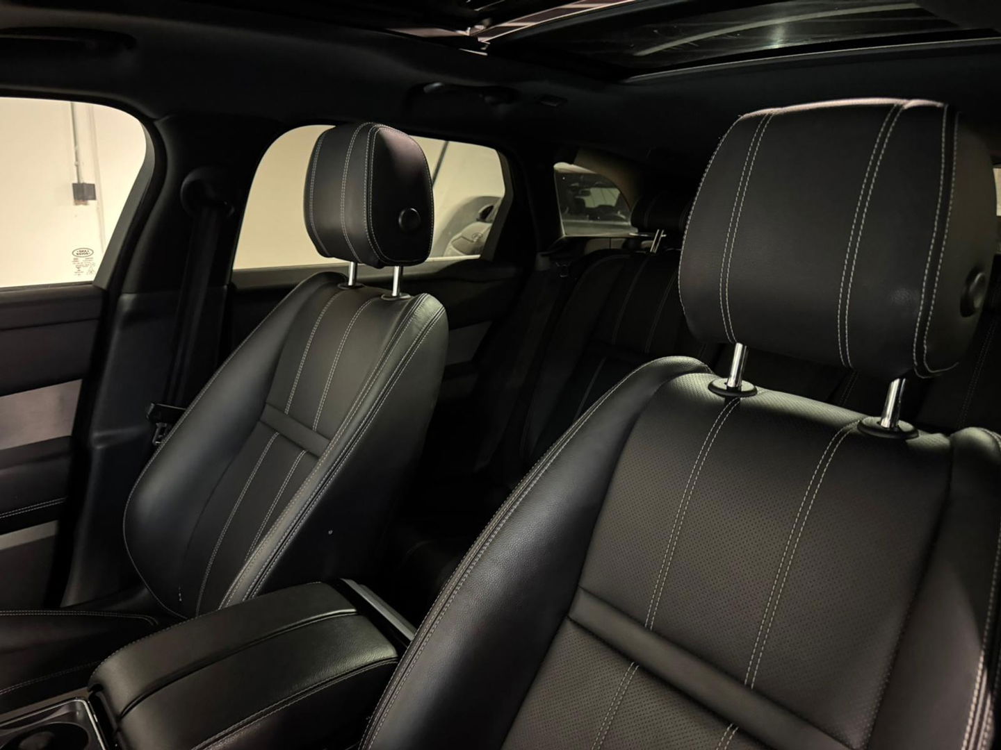 Land Rover Range Rover Velar 2.0 P250 Turbo AWD R-Dynamic HSE PANO KEYLESS CAM