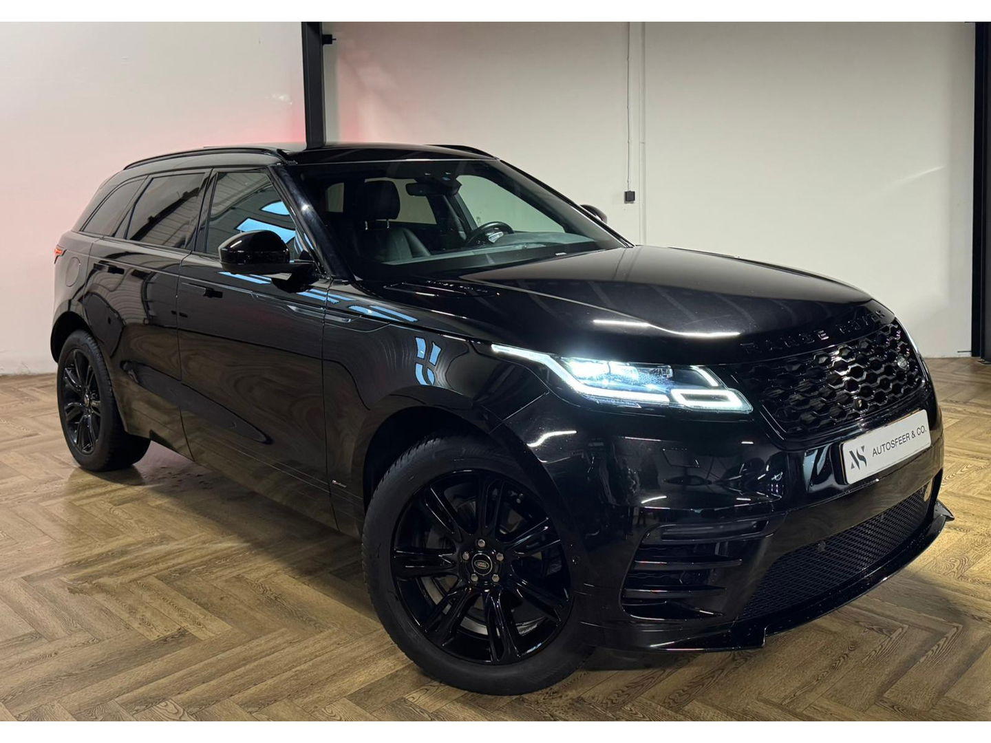 Land Rover Range Rover Velar 2.0 P250 Turbo AWD R-Dynamic HSE PANO KEYLESS CAM