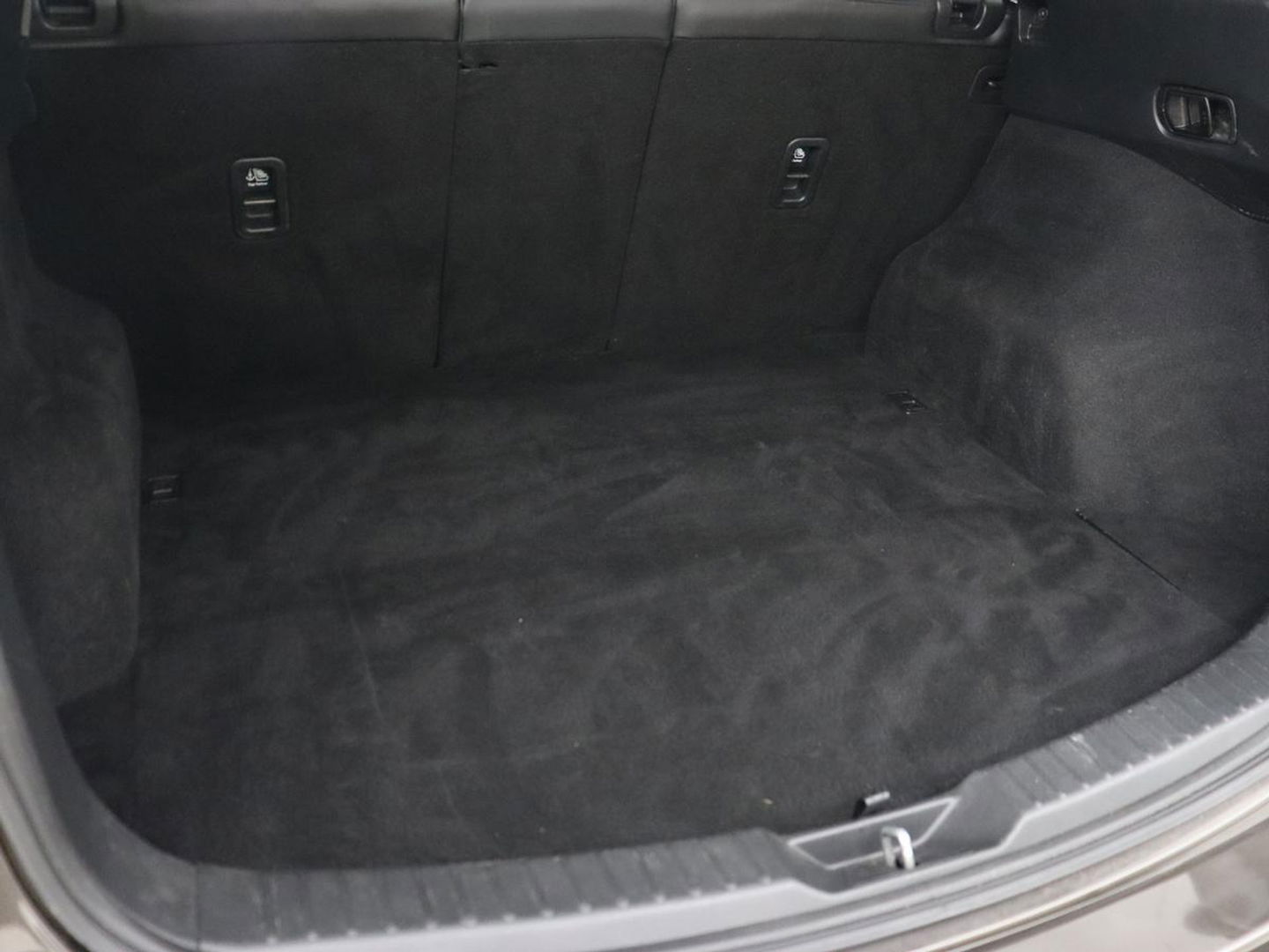 Mazda CX-5 2.0 SkyActiv-G 165 Sportive | Leder/Alcantara | Trekhaak | Head-Up | Adaptive cruise | 360 Camera | Stoel & stuurverwarming | Navigatie | Full LED | Keyless | Carplay | 19'' lichtmetalen velgen