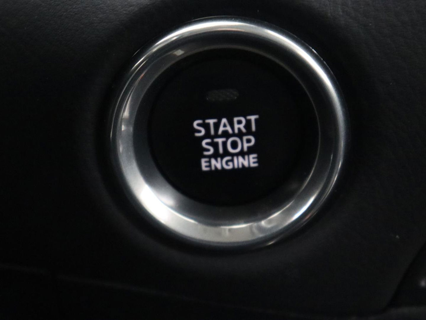 Mazda CX-5 2.0 SkyActiv-G 165 Sportive | Leder/Alcantara | Trekhaak | Head-Up | Adaptive cruise | 360 Camera | Stoel & stuurverwarming | Navigatie | Full LED | Keyless | Carplay | 19'' lichtmetalen velgen