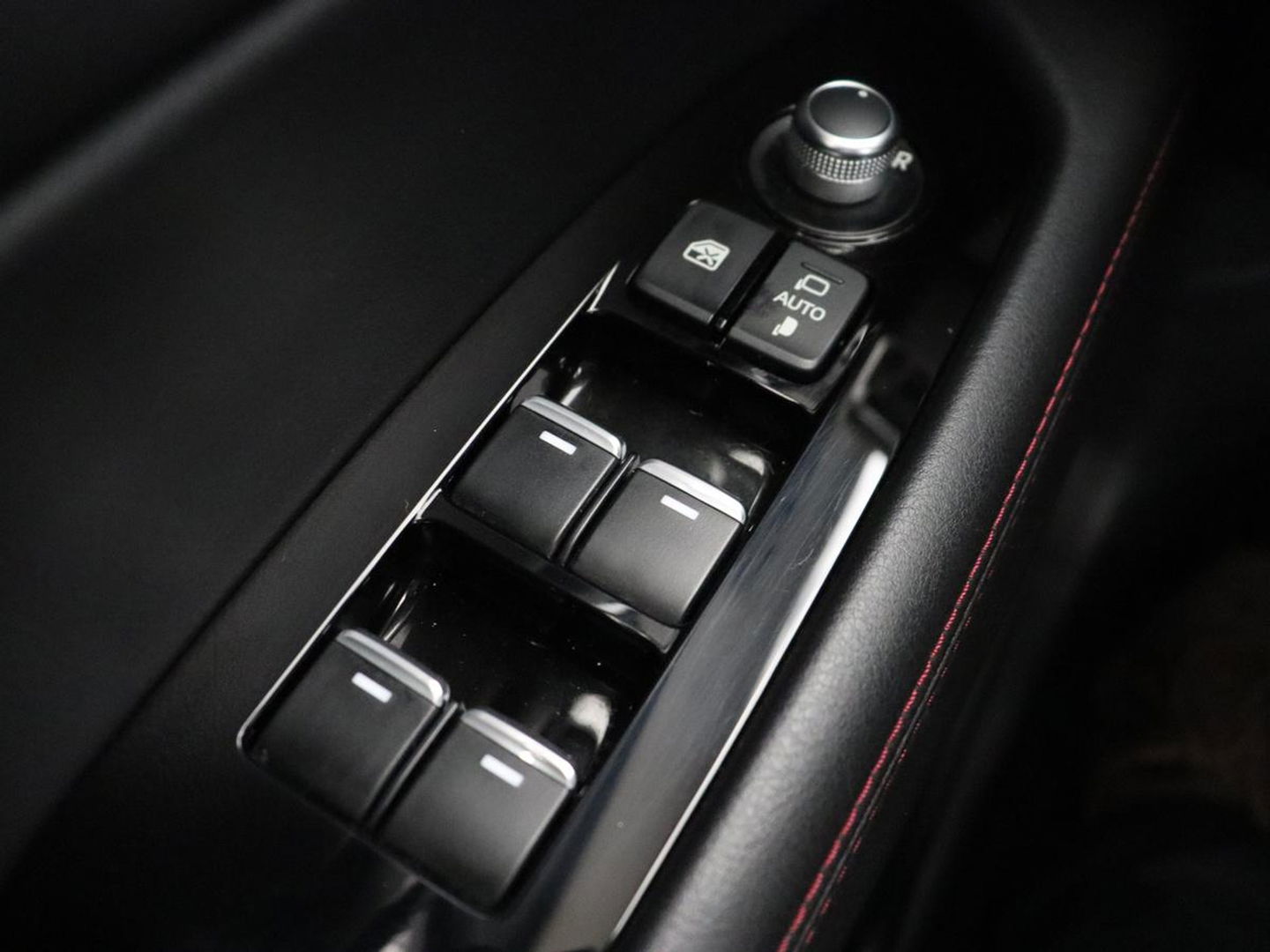 Mazda CX-5 2.0 SkyActiv-G 165 Sportive | Leder/Alcantara | Trekhaak | Head-Up | Adaptive cruise | 360 Camera | Stoel & stuurverwarming | Navigatie | Full LED | Keyless | Carplay | 19'' lichtmetalen velgen