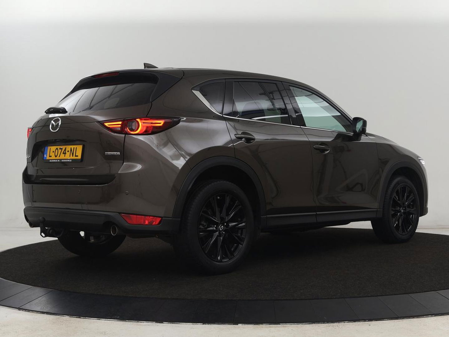 Mazda CX-5 2.0 SkyActiv-G 165 Sportive | Leder/Alcantara | Trekhaak | Head-Up | Adaptive cruise | 360 Camera | Stoel & stuurverwarming | Navigatie | Full LED | Keyless | Carplay | 19'' lichtmetalen velgen
