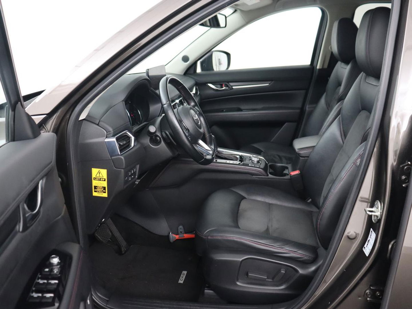 Mazda CX-5 2.0 SkyActiv-G 165 Sportive | Leder/Alcantara | Trekhaak | Head-Up | Adaptive cruise | 360 Camera | Stoel & stuurverwarming | Navigatie | Full LED | Keyless | Carplay | 19'' lichtmetalen velgen