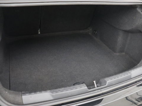 Audi A3 35 TFSI S edition | Carplay | Navigatie | Sportstoelen | Half leder | Full LED | Camera | Virtual Cockpit | 19'' | Climate control | Bluetooth | Cruise control | S Line