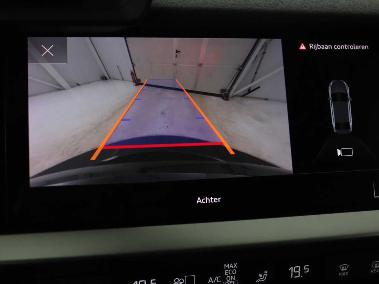 Audi A3 35 TFSI S edition | Carplay | Navigatie | Sportstoelen | Half leder | Full LED | Camera | Virtual Cockpit | 19'' | Climate control | Bluetooth | Cruise control | S Line