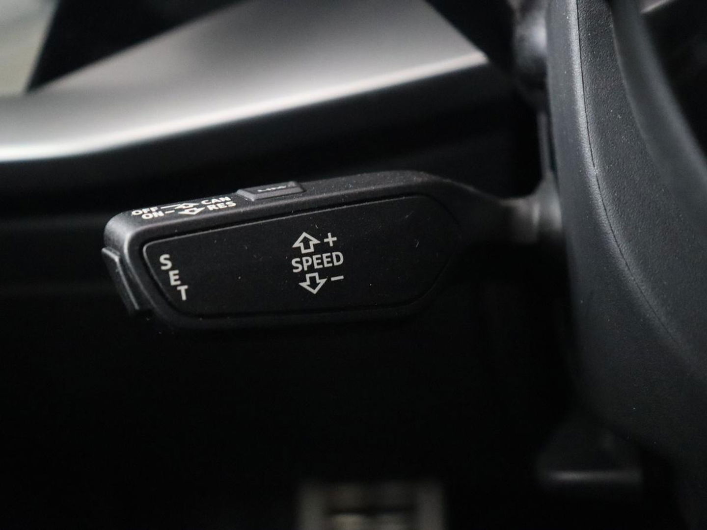 Audi A3 35 TFSI S edition | Carplay | Navigatie | Sportstoelen | Half leder | Full LED | Camera | Virtual Cockpit | 19'' | Climate control | Bluetooth | Cruise control | S Line