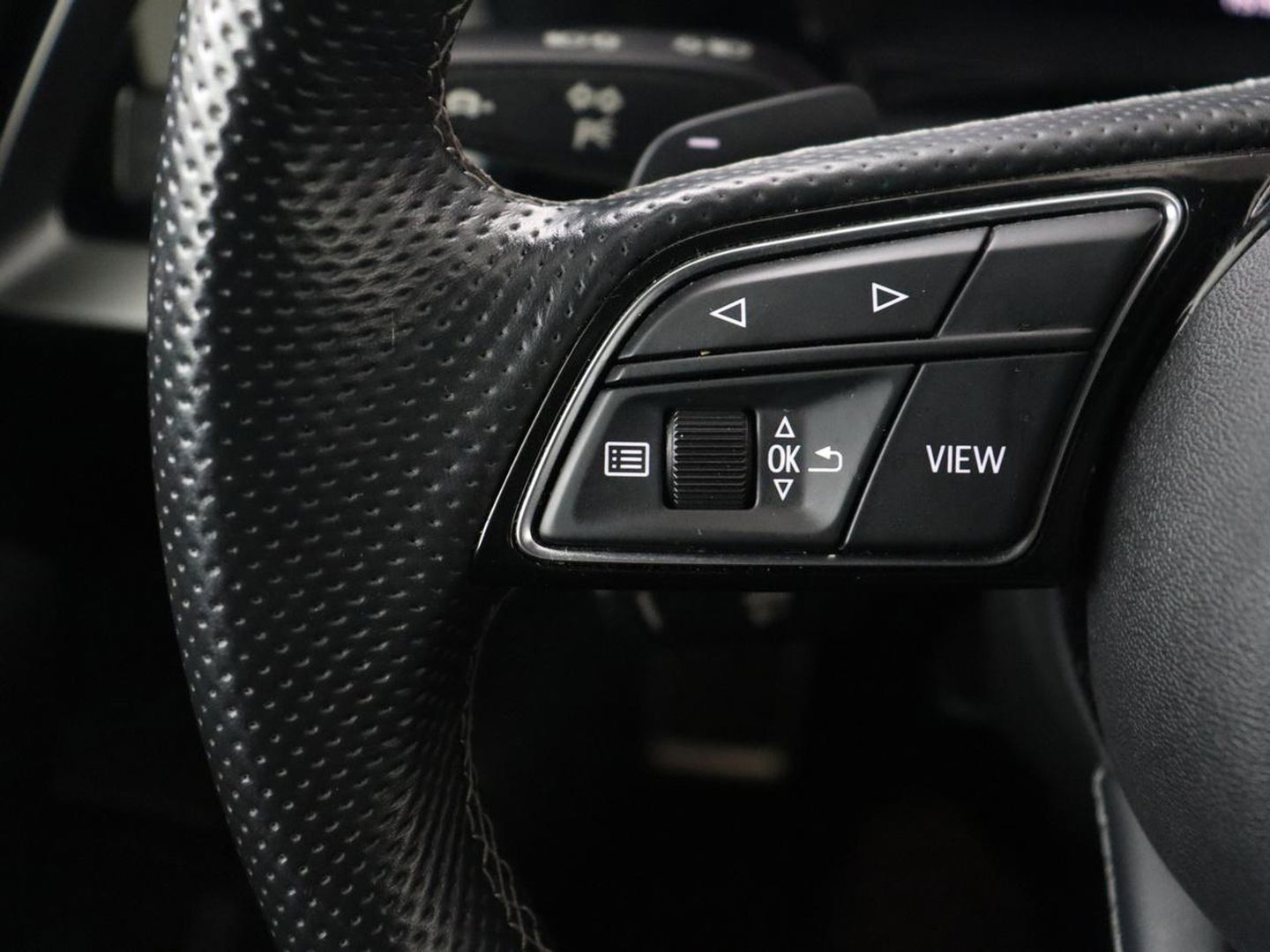 Audi A3 35 TFSI S edition | Carplay | Navigatie | Sportstoelen | Half leder | Full LED | Camera | Virtual Cockpit | 19'' | Climate control | Bluetooth | Cruise control | S Line