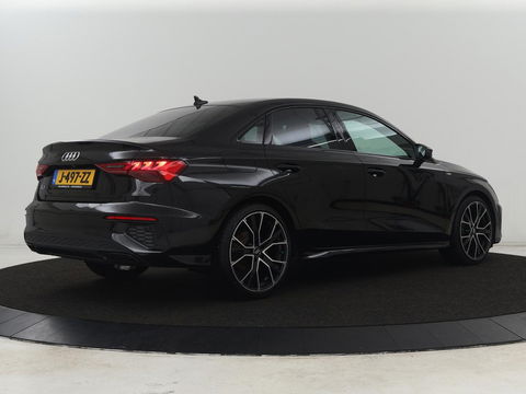 Audi A3 35 TFSI S edition | Carplay | Navigatie | Sportstoelen | Half leder | Full LED | Camera | Virtual Cockpit | 19'' | Climate control | Bluetooth | Cruise control | S Line