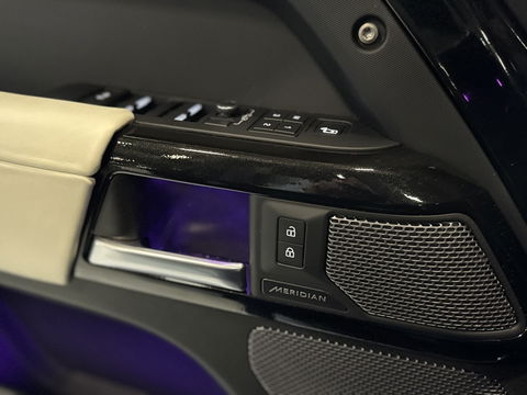 Land Rover Defender 3.0 D250 110 MHEV X-Dynamic SE Heritage Custom / grijs kenteken