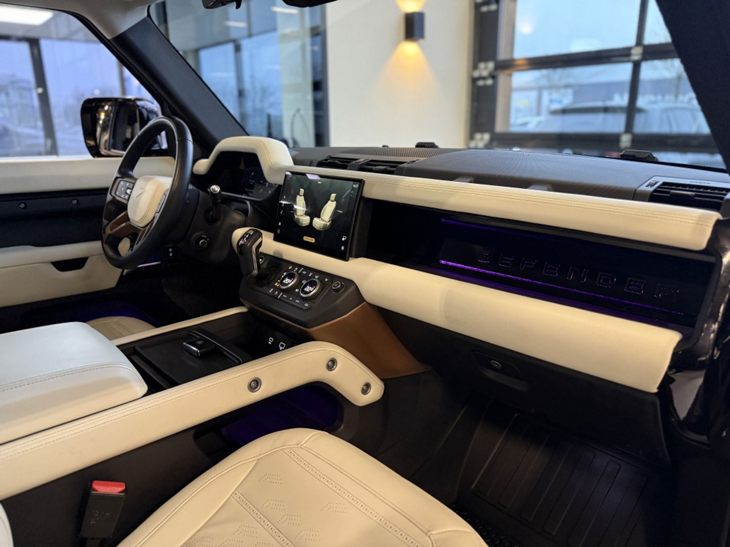 Land Rover Defender 3.0 D250 110 MHEV X-Dynamic SE Heritage Custom / grijs kenteken