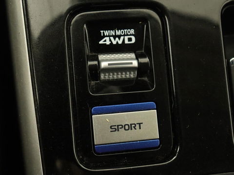 Mitsubishi Outlander 2.4 PHEV Pure+ | Trekhaak | Carplay | Leder/Alcantara | Camera | Keyless | Full LED | Climate control | Cruise control | Plug In