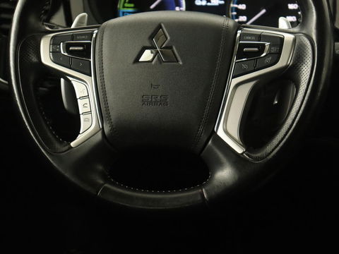 Mitsubishi Outlander 2.4 PHEV Pure+ | Trekhaak | Carplay | Leder/Alcantara | Camera | Keyless | Full LED | Climate control | Cruise control | Plug In