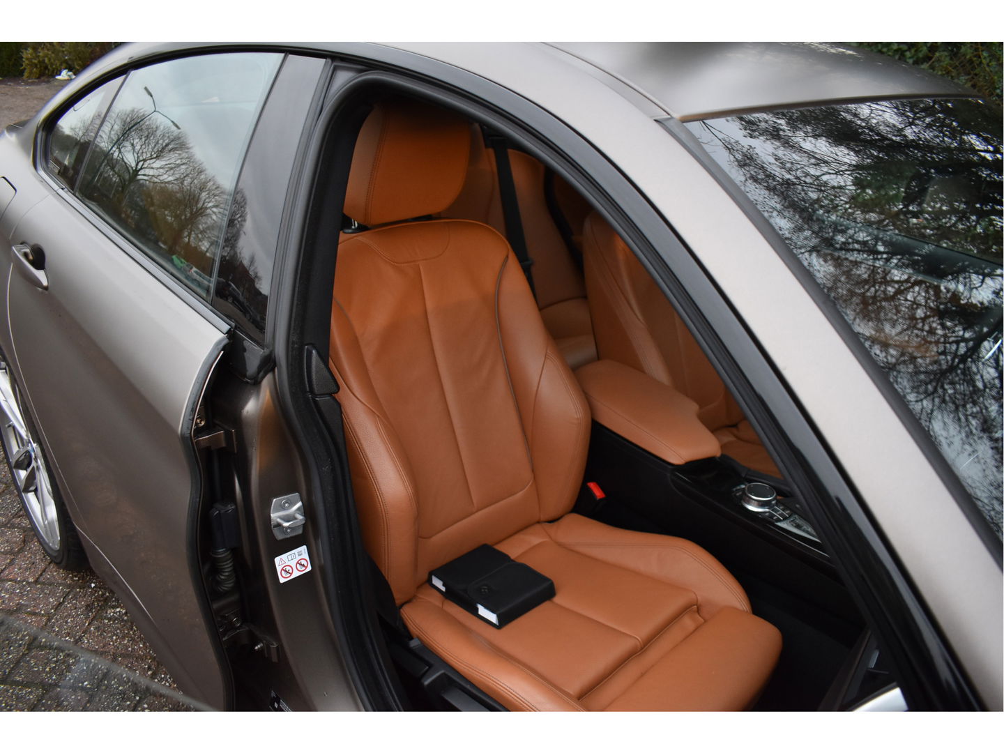 BMW 4 Serie Gran Coupé 420i M-Sport Individual High Executive Edition | NL-Auto | Frozen Bronce Metallic | Leder | Stoelverwarming | Carplay | DAB | Virtual cockpit | Sportstoelen | NAP