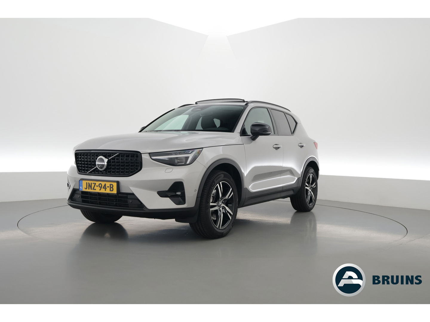 Volvo XC40 2.0 B3 Ultimate Dark | Pano-dak | 360 camera | Leer | Pixel LED | ACC | Blis